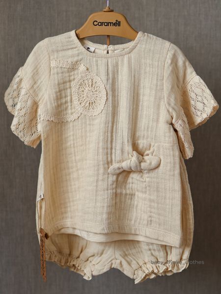 Мусліновий костюм блуза+шорти, серія LACE FLOWER TKK2444 фото Мусліновий костюм блуза+шорти, серія LACE FLOWER Caramell