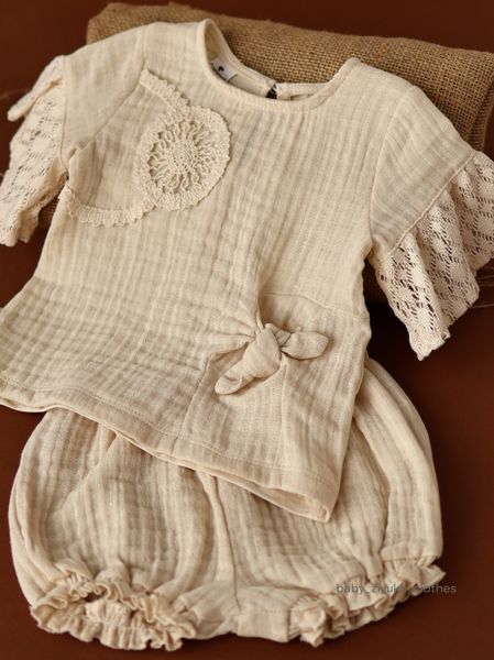 Мусліновий костюм блуза+шорти, серія LACE FLOWER TKK2444 фото Мусліновий костюм блуза+шорти, серія LACE FLOWER Caramell